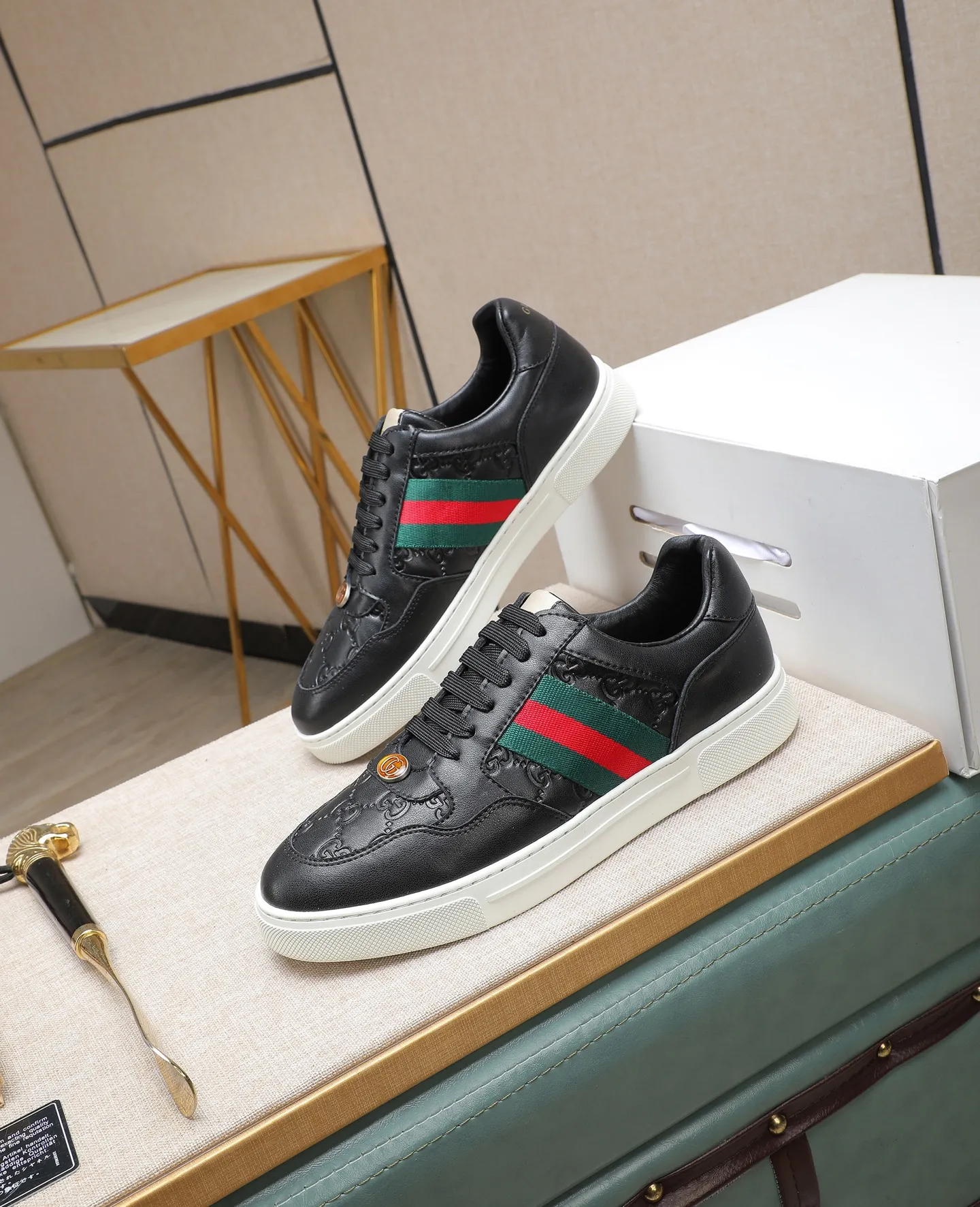 Men's men's shoes 💰440 GUCCI🔍🔍The latest model is on sale at the same time at the counter. Original calfskin imported from Italy, genuine leather lining, (high-end, noble, and classy) with exquisite workmanship. Sole: Original sole provided by the original factory, ⚠Exclusive double-layer movable molded sole super comfortable⚠, real shot 🎬The real thing is better🔍🔍"High quality·Follow the order" Code number 38-44